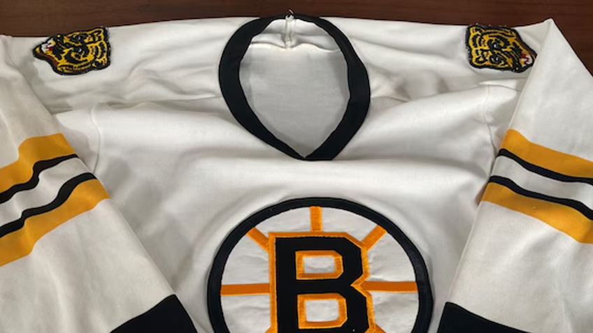 Vintage-Boston-Bruins-Jerseys